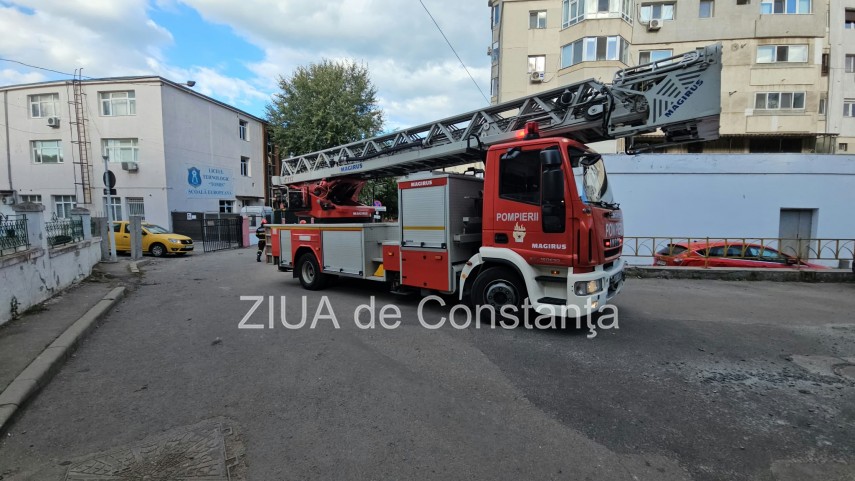incendiu pe bulevardul tomis din constanta pompierii isu dobrogea intervin cu autospeciale de stingere incendiu pe bulevardul tomis din constanta pompierii isu dobrogea intervin cu autospeciale de stingere