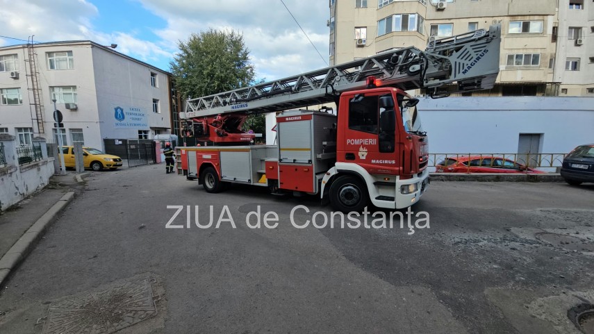 incendiu pe bulevardul tomis din constanta pompierii isu dobrogea intervin cu autospeciale de stingere incendiu pe bulevardul tomis din constanta pompierii isu dobrogea intervin cu autospeciale de stingere