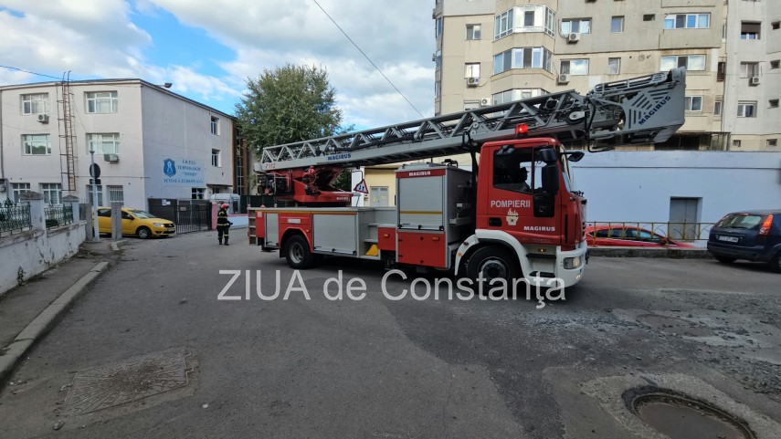 incendiu pe bulevardul tomis din constanta pompierii isu dobrogea intervin cu autospeciale de stingere incendiu pe bulevardul tomis din constanta pompierii isu dobrogea intervin cu autospeciale de stingere
