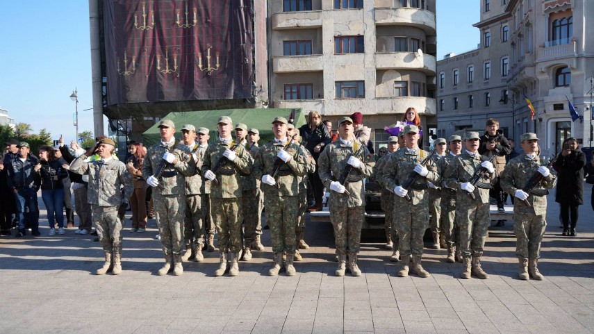 foto juramant militar in piata ovidiu din constanta 956973 foto juramant militar in piata ovidiu din constanta 956973