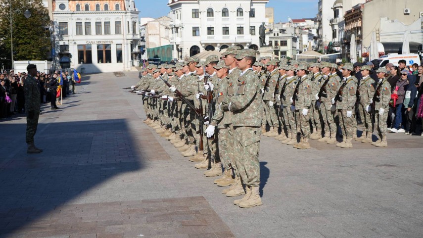foto juramant militar in piata ovidiu din constanta 956973 foto juramant militar in piata ovidiu din constanta 956973