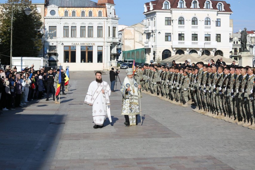 foto juramant militar in piata ovidiu din constanta 956973 foto juramant militar in piata ovidiu din constanta 956973