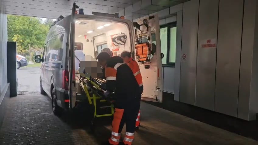 foto video mai multe persoane transportate la spital in urma accidentului de la lumina o victima in stare foto video mai multe persoane transportate la spital in urma accidentului de la lumina o victima in stare