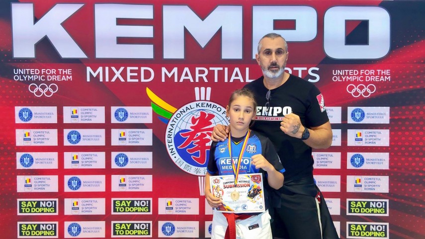 cs medgidia familia cringus antrenati de tatal lor cei trei frati au urcat pe podium la nationalele de cs medgidia familia cringus antrenati de tatal lor cei trei frati au urcat pe podium la nationalele de