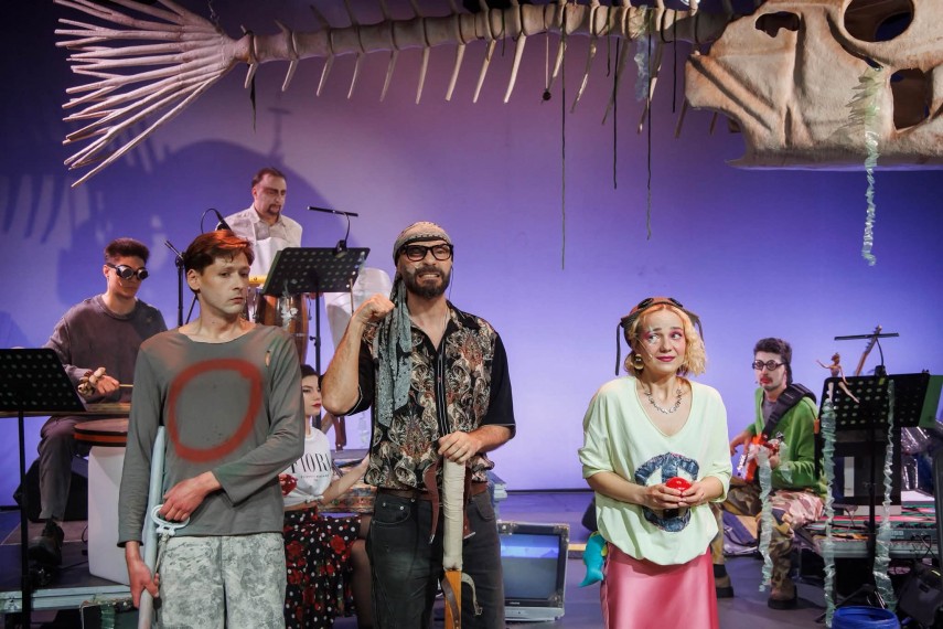 spectacolul o insula al teatrului de stat constanta a primit premiul special al juriului in cadrul festivalului spectacolul o insula al teatrului de stat constanta a primit premiul special al juriului in cadrul festivalului