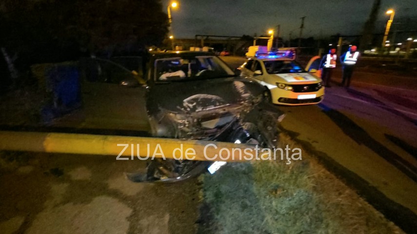 accident in toiul noptii pe bulevardul aurel vlaicu din constanta foto video un autoturism volkswagen accident in toiul noptii pe bulevardul aurel vlaicu din constanta foto video un autoturism volkswagen
