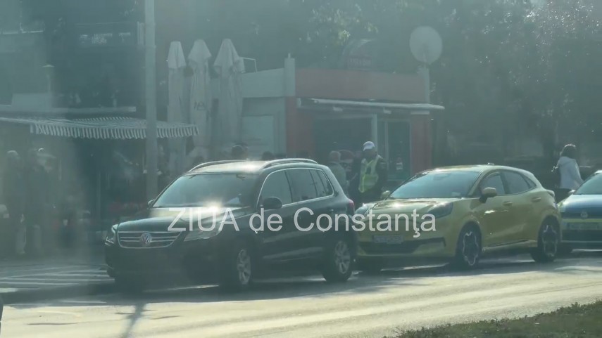 foto video accident rutier cu doua masini la intersectia dintre bulevardul mamaia si strada zorelelor foto video accident rutier cu doua masini la intersectia dintre bulevardul mamaia si strada zorelelor