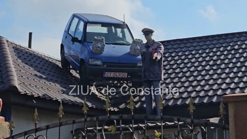 foto video casa din pecineaga judetul constanta cu masina pe acoperis din necesitate intr un punct de foto video casa din pecineaga judetul constanta cu masina pe acoperis din necesitate intr un punct de