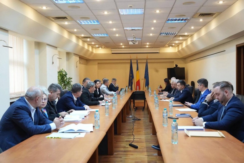 foto noul ministru al transporturilor discutii cu sefii companiilor din subordine finantarea proiectelor foto noul ministru al transporturilor discutii cu sefii companiilor din subordine finantarea proiectelor
