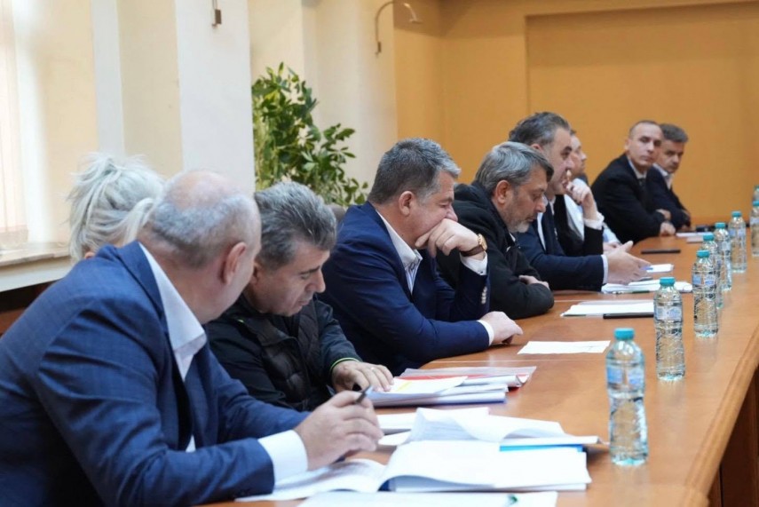 foto noul ministru al transporturilor discutii cu sefii companiilor din subordine finantarea proiectelor foto noul ministru al transporturilor discutii cu sefii companiilor din subordine finantarea proiectelor