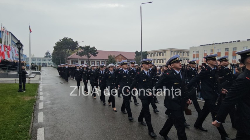 live video foto zeci de studenti militari depun juramantul la academia navala mircea cel batran din constanta live video foto zeci de studenti militari depun juramantul la academia navala mircea cel batran din constanta