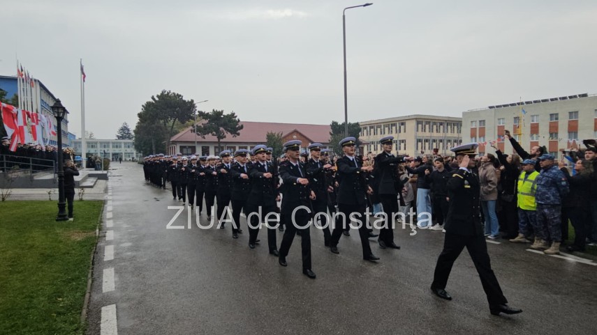 live video foto zeci de studenti militari depun juramantul la academia navala mircea cel batran din constanta live video foto zeci de studenti militari depun juramantul la academia navala mircea cel batran din constanta
