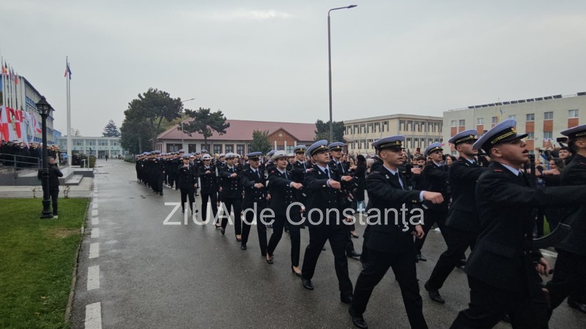 live video foto zeci de studenti militari depun juramantul la academia navala mircea cel batran din constanta live video foto zeci de studenti militari depun juramantul la academia navala mircea cel batran din constanta
