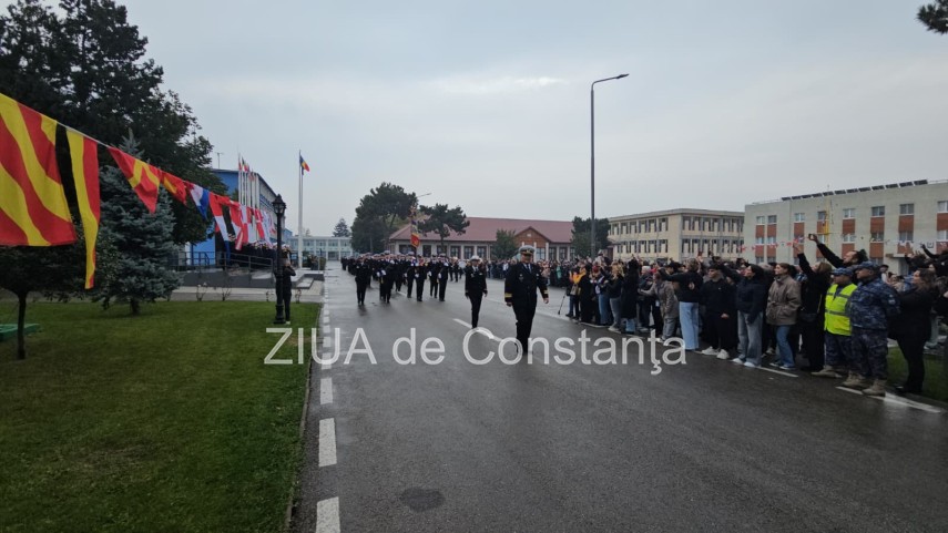 live video foto zeci de studenti militari depun juramantul la academia navala mircea cel batran din constanta live video foto zeci de studenti militari depun juramantul la academia navala mircea cel batran din constanta