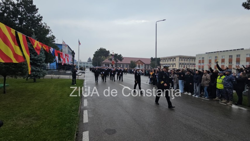 live video foto zeci de studenti militari depun juramantul la academia navala mircea cel batran din constanta live video foto zeci de studenti militari depun juramantul la academia navala mircea cel batran din constanta