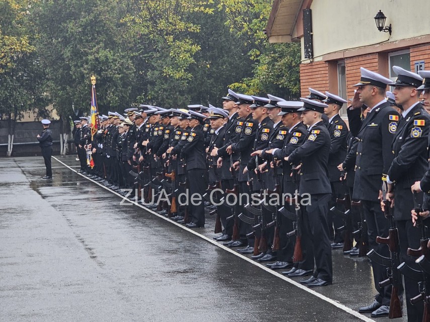 live video foto moment solemn la constanta peste o suta de elevi ai scolii de maistri militari ai fortelor live video foto moment solemn la constanta peste o suta de elevi ai scolii de maistri militari ai fortelor