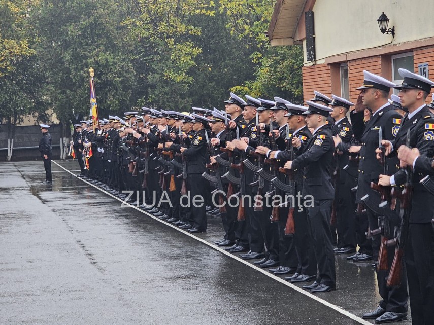 live video foto moment solemn la constanta peste o suta de elevi ai scolii de maistri militari ai fortelor live video foto moment solemn la constanta peste o suta de elevi ai scolii de maistri militari ai fortelor