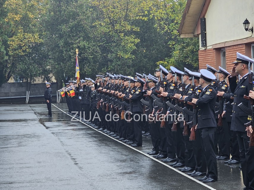 live video foto moment solemn la constanta peste o suta de elevi ai scolii de maistri militari ai fortelor live video foto moment solemn la constanta peste o suta de elevi ai scolii de maistri militari ai fortelor