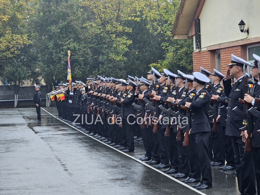 live video foto moment solemn la constanta peste o suta de elevi ai scolii de maistri militari ai fortelor live video foto moment solemn la constanta peste o suta de elevi ai scolii de maistri militari ai fortelor