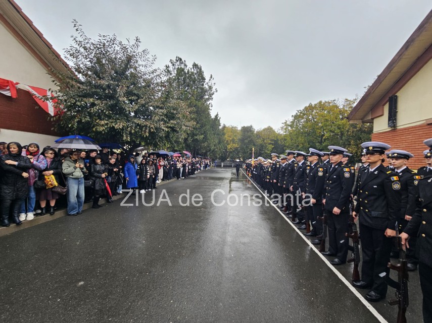 live video foto moment solemn la constanta peste o suta de elevi ai scolii de maistri militari ai fortelor live video foto moment solemn la constanta peste o suta de elevi ai scolii de maistri militari ai fortelor