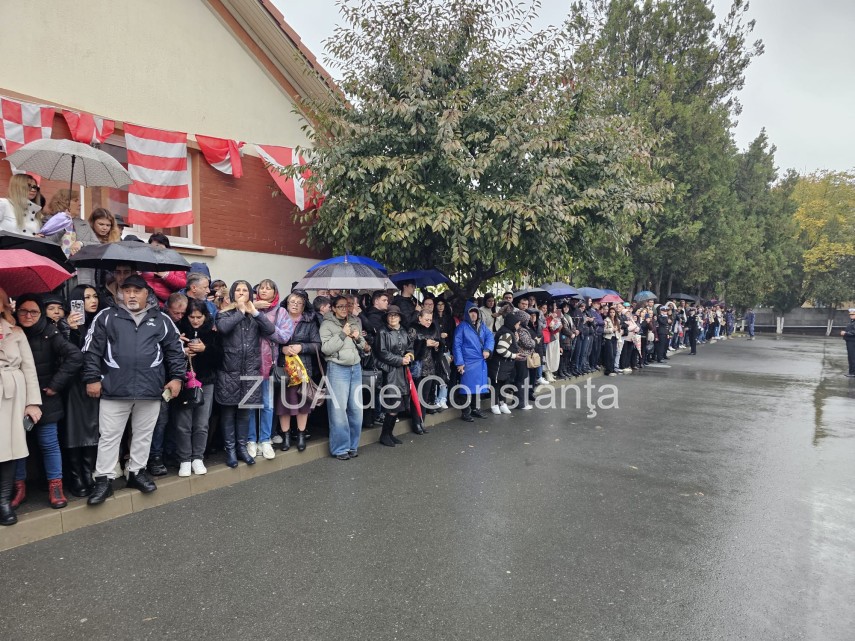 live video foto moment solemn la constanta peste o suta de elevi ai scolii de maistri militari ai fortelor live video foto moment solemn la constanta peste o suta de elevi ai scolii de maistri militari ai fortelor
