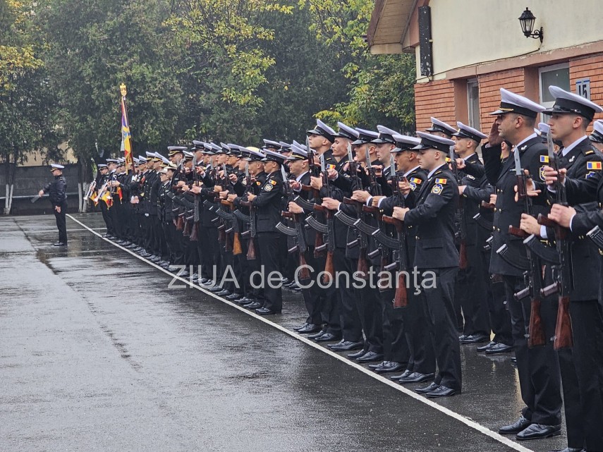 live video foto moment solemn la constanta peste o suta de elevi ai scolii de maistri militari ai fortelor live video foto moment solemn la constanta peste o suta de elevi ai scolii de maistri militari ai fortelor