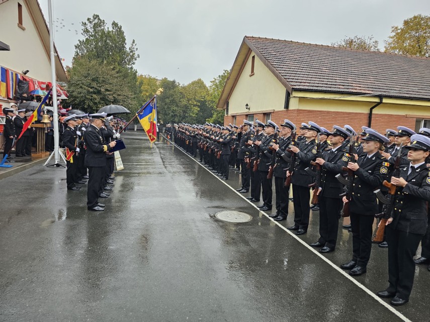 live video foto moment solemn la constanta peste o suta de elevi ai scolii de maistri militari ai fortelor live video foto moment solemn la constanta peste o suta de elevi ai scolii de maistri militari ai fortelor