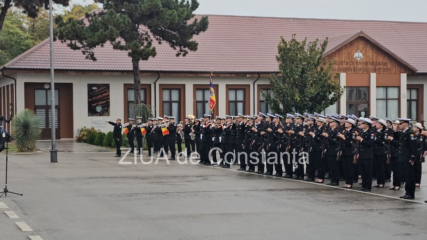 live video foto zeci de studenti militari depun juramantul la academia navala mircea cel batran din constanta live video foto zeci de studenti militari depun juramantul la academia navala mircea cel batran din constanta
