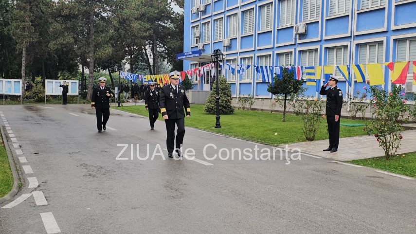 live video foto zeci de studenti militari depun juramantul la academia navala mircea cel batran din constanta live video foto zeci de studenti militari depun juramantul la academia navala mircea cel batran din constanta