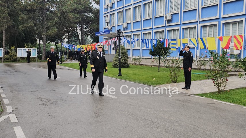 live video foto zeci de studenti militari depun juramantul la academia navala mircea cel batran din constanta live video foto zeci de studenti militari depun juramantul la academia navala mircea cel batran din constanta