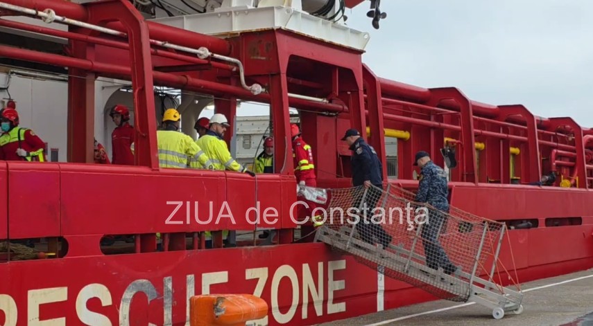 foto video nava care ii aduce pe cei noua marinari salvati pe marea neagra ajunge in portul constanta foto video nava care ii aduce pe cei noua marinari salvati pe marea neagra ajunge in portul constanta
