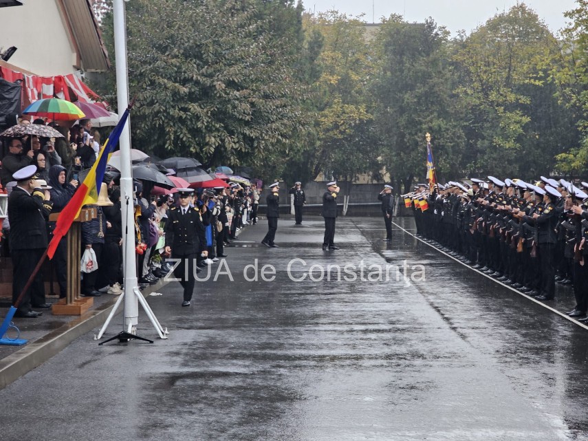 live video foto moment solemn la constanta peste o suta de elevi ai scolii de maistri militari ai fortelor live video foto moment solemn la constanta peste o suta de elevi ai scolii de maistri militari ai fortelor