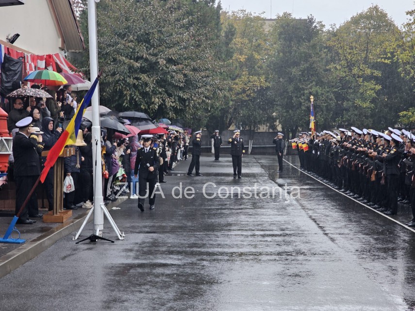 live video foto moment solemn la constanta peste o suta de elevi ai scolii de maistri militari ai fortelor live video foto moment solemn la constanta peste o suta de elevi ai scolii de maistri militari ai fortelor