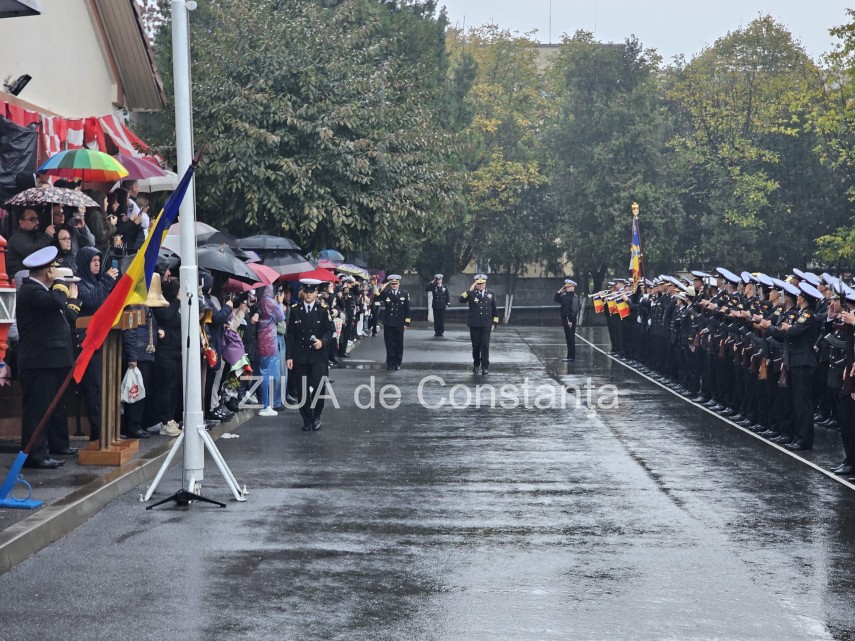 live video foto moment solemn la constanta peste o suta de elevi ai scolii de maistri militari ai fortelor live video foto moment solemn la constanta peste o suta de elevi ai scolii de maistri militari ai fortelor