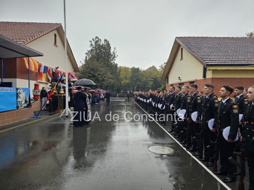 live video foto moment solemn la constanta peste o suta de elevi ai scolii de maistri militari ai fortelor live video foto moment solemn la constanta peste o suta de elevi ai scolii de maistri militari ai fortelor