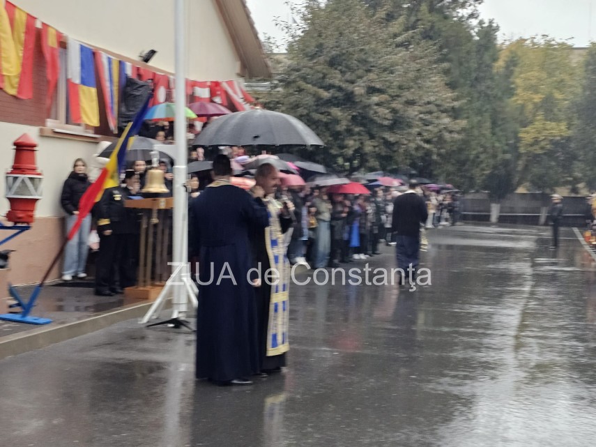 live video foto moment solemn la constanta peste o suta de elevi ai scolii de maistri militari ai fortelor live video foto moment solemn la constanta peste o suta de elevi ai scolii de maistri militari ai fortelor