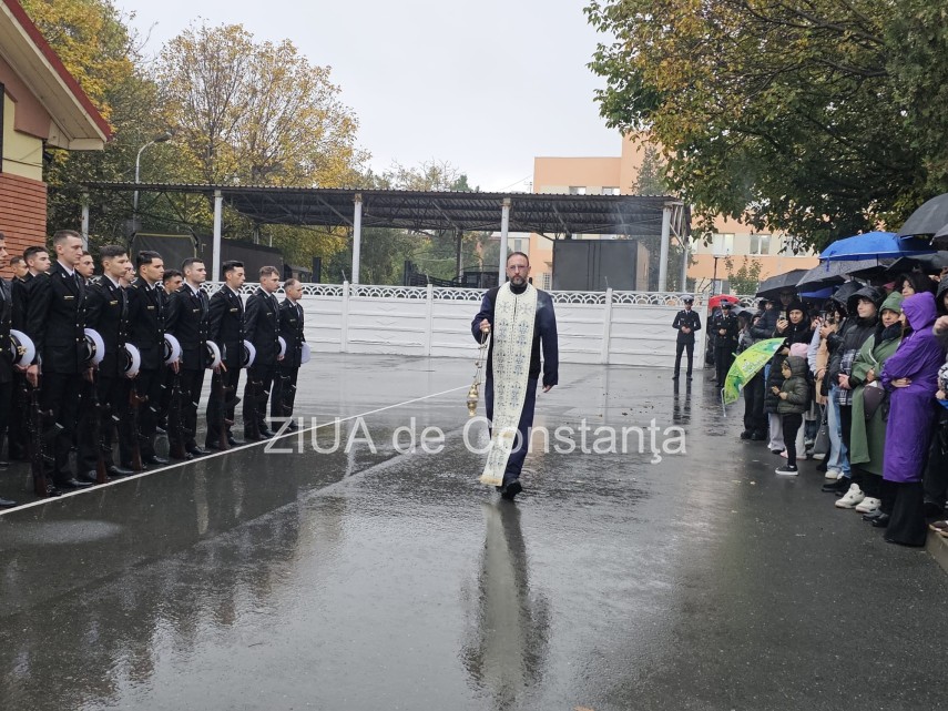 live video foto moment solemn la constanta peste o suta de elevi ai scolii de maistri militari ai fortelor live video foto moment solemn la constanta peste o suta de elevi ai scolii de maistri militari ai fortelor
