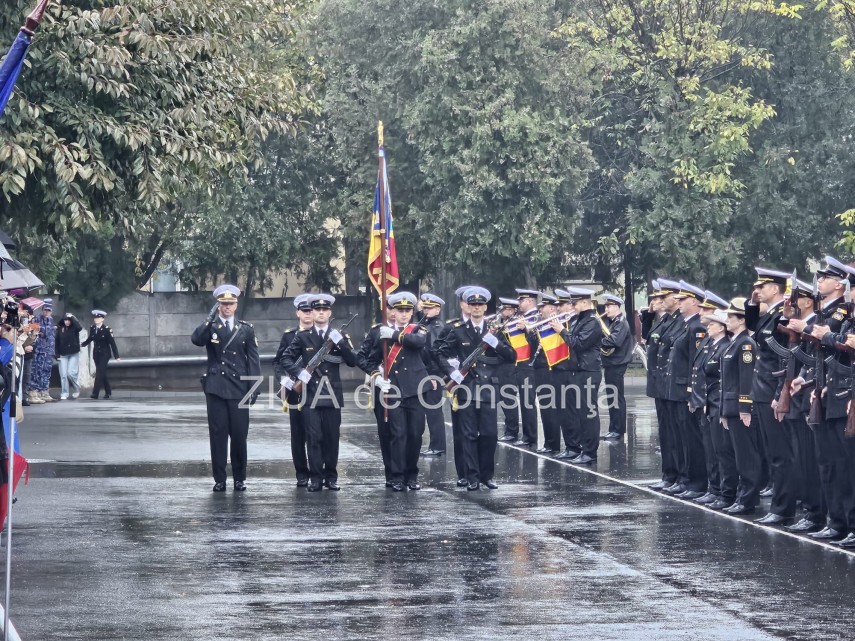 live video foto moment solemn la constanta peste o suta de elevi ai scolii de maistri militari ai fortelor live video foto moment solemn la constanta peste o suta de elevi ai scolii de maistri militari ai fortelor
