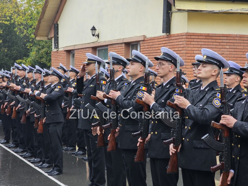 live video foto moment solemn la constanta peste o suta de elevi ai scolii de maistri militari ai fortelor live video foto moment solemn la constanta peste o suta de elevi ai scolii de maistri militari ai fortelor