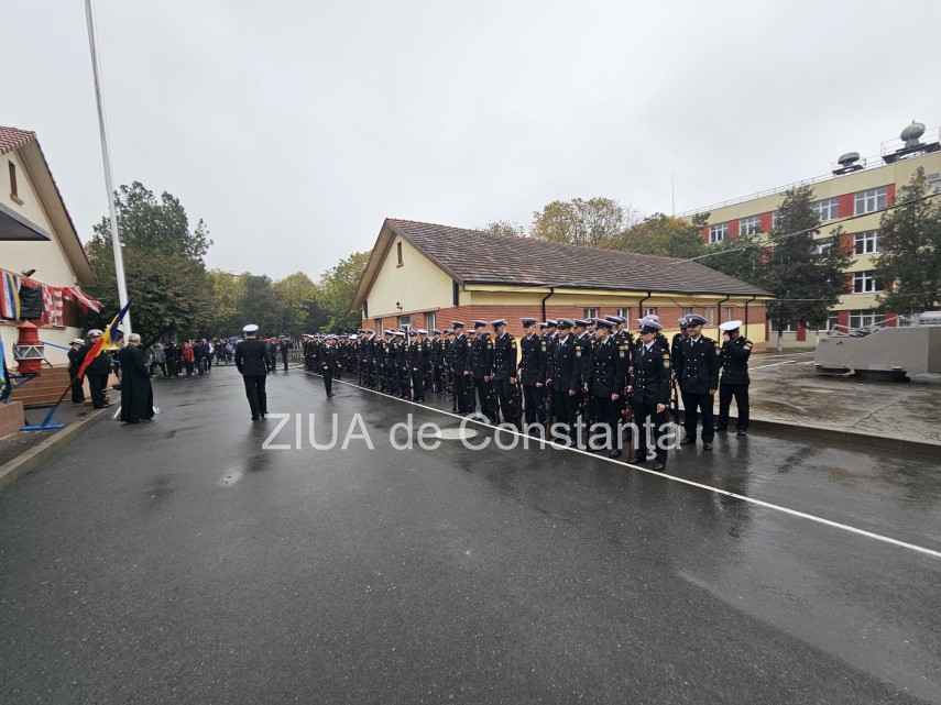 live video foto moment solemn la constanta peste o suta de elevi ai scolii de maistri militari ai fortelor live video foto moment solemn la constanta peste o suta de elevi ai scolii de maistri militari ai fortelor