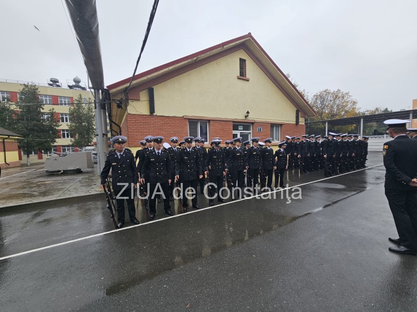 live video foto moment solemn la constanta peste o suta de elevi ai scolii de maistri militari ai fortelor live video foto moment solemn la constanta peste o suta de elevi ai scolii de maistri militari ai fortelor