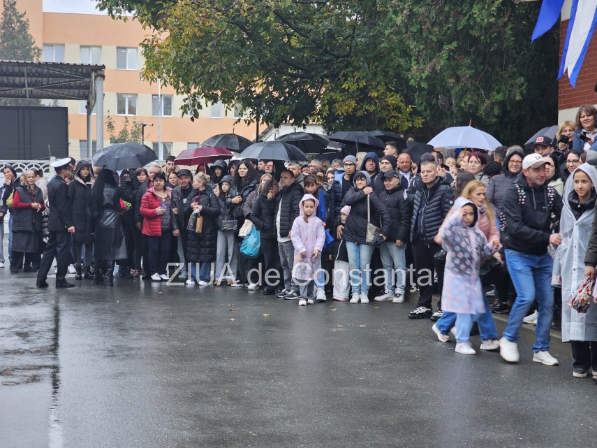 live video foto moment solemn la constanta peste o suta de elevi ai scolii de maistri militari ai fortelor live video foto moment solemn la constanta peste o suta de elevi ai scolii de maistri militari ai fortelor