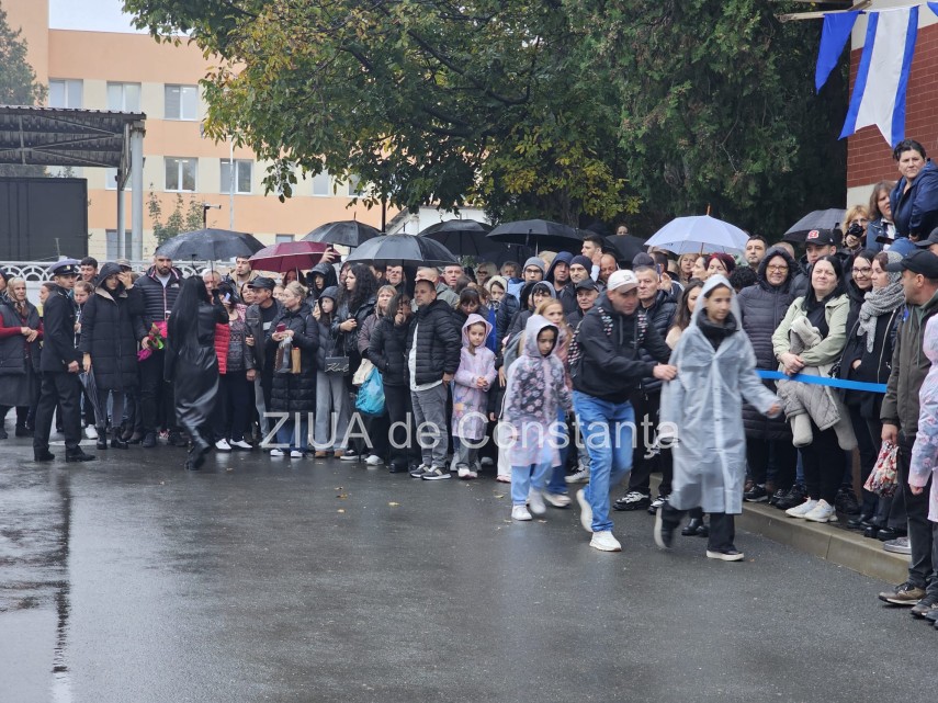 live video foto moment solemn la constanta peste o suta de elevi ai scolii de maistri militari ai fortelor live video foto moment solemn la constanta peste o suta de elevi ai scolii de maistri militari ai fortelor