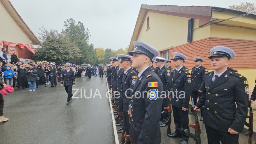 live video foto moment solemn la constanta peste o suta de elevi ai scolii de maistri militari ai fortelor live video foto moment solemn la constanta peste o suta de elevi ai scolii de maistri militari ai fortelor