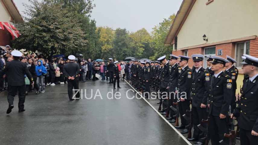 live video foto moment solemn la constanta peste o suta de elevi ai scolii de maistri militari ai fortelor live video foto moment solemn la constanta peste o suta de elevi ai scolii de maistri militari ai fortelor