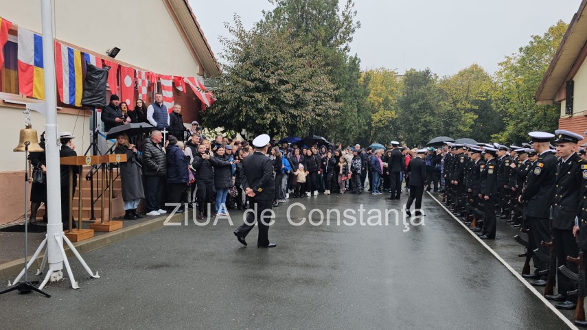 live video foto moment solemn la constanta peste o suta de elevi ai scolii de maistri militari ai fortelor live video foto moment solemn la constanta peste o suta de elevi ai scolii de maistri militari ai fortelor