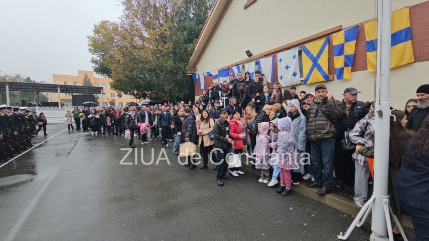 live video foto moment solemn la constanta peste o suta de elevi ai scolii de maistri militari ai fortelor live video foto moment solemn la constanta peste o suta de elevi ai scolii de maistri militari ai fortelor