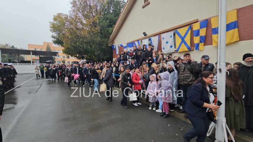 live video foto moment solemn la constanta peste o suta de elevi ai scolii de maistri militari ai fortelor live video foto moment solemn la constanta peste o suta de elevi ai scolii de maistri militari ai fortelor