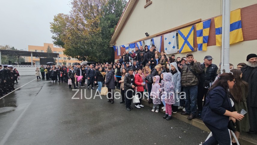live video foto moment solemn la constanta peste o suta de elevi ai scolii de maistri militari ai fortelor live video foto moment solemn la constanta peste o suta de elevi ai scolii de maistri militari ai fortelor