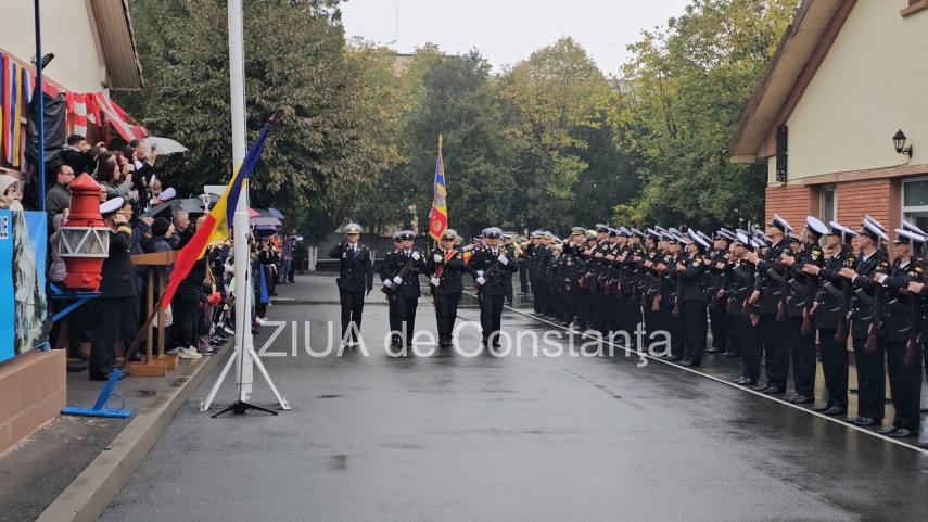 live video foto moment solemn la constanta peste o suta de elevi ai scolii de maistri militari ai fortelor live video foto moment solemn la constanta peste o suta de elevi ai scolii de maistri militari ai fortelor